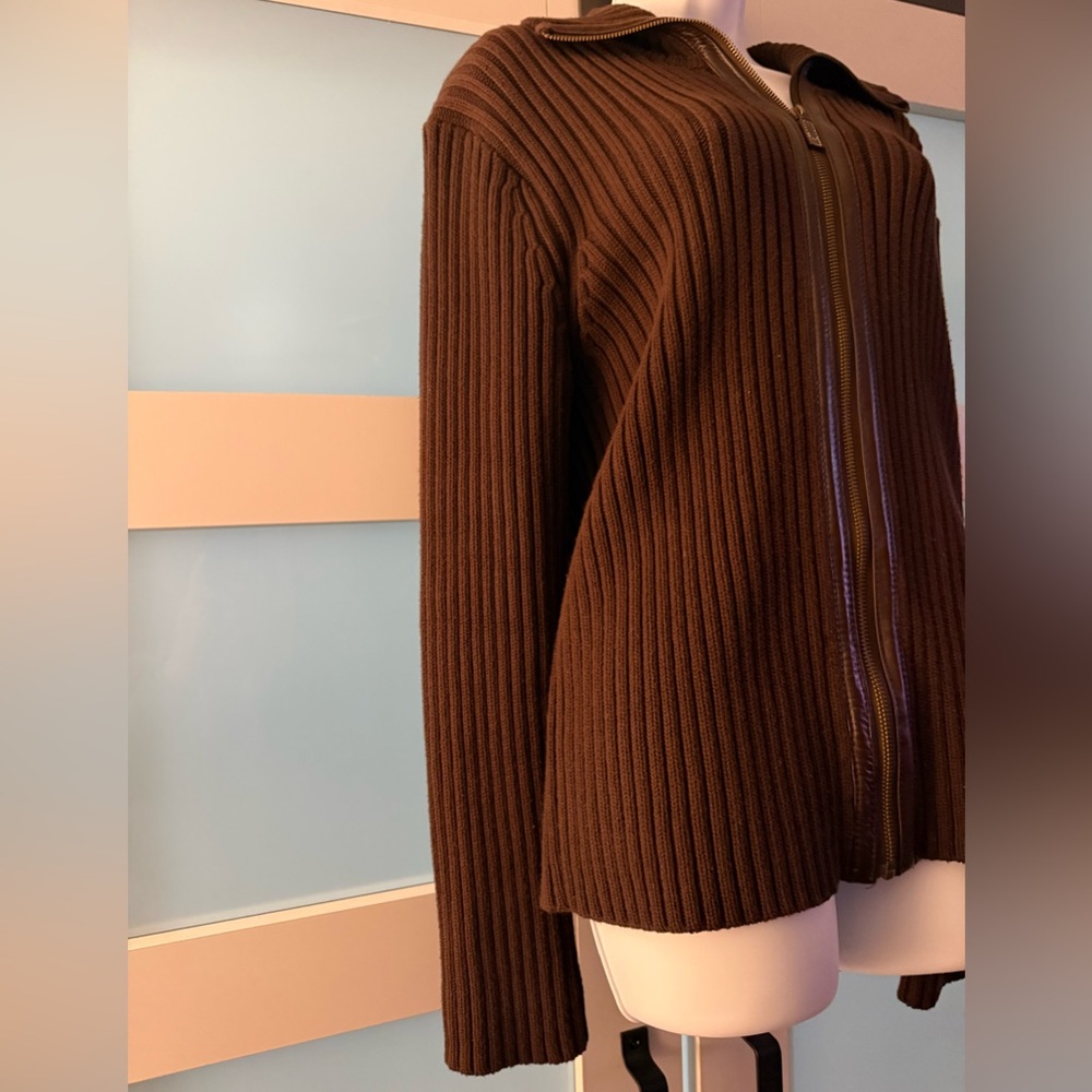 Michael Kors - Must Have For Your Wardrobe with Timeless Elegance! - Picture 6 of 9